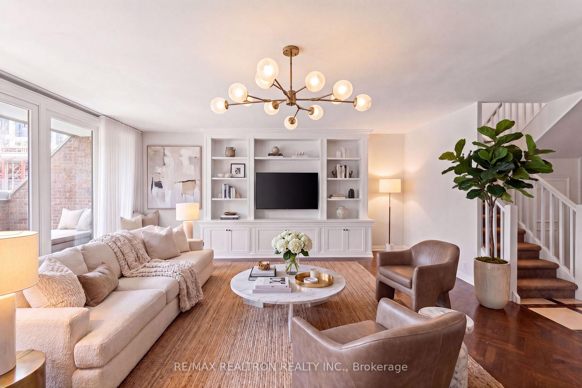 55A Avenue Road 412, Toronto Unit: 412