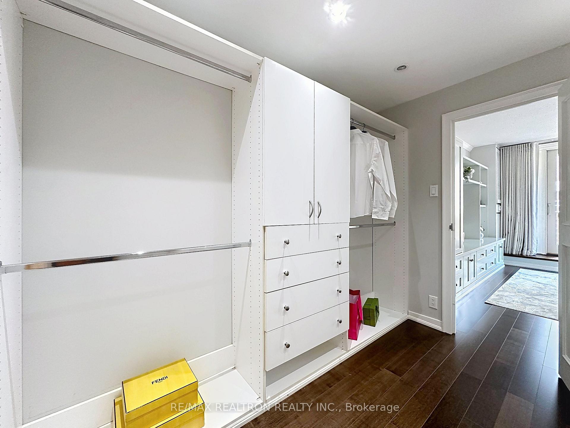55A Avenue Road 412, Toronto Unit: 412