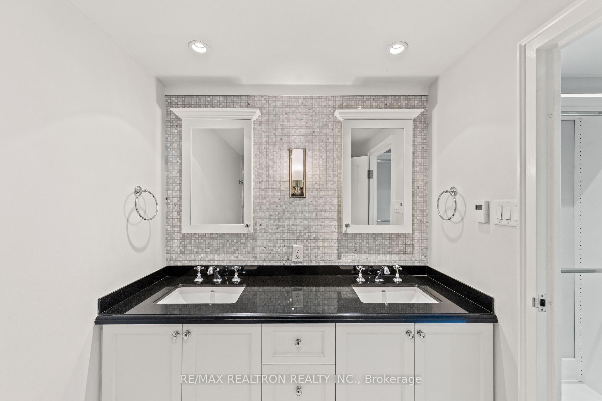 55A Avenue Road 412, Toronto Unit: 412