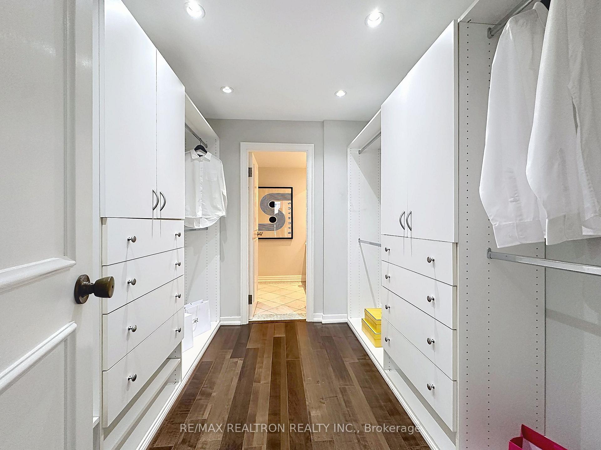 55A Avenue Road 412, Toronto Unit: 412