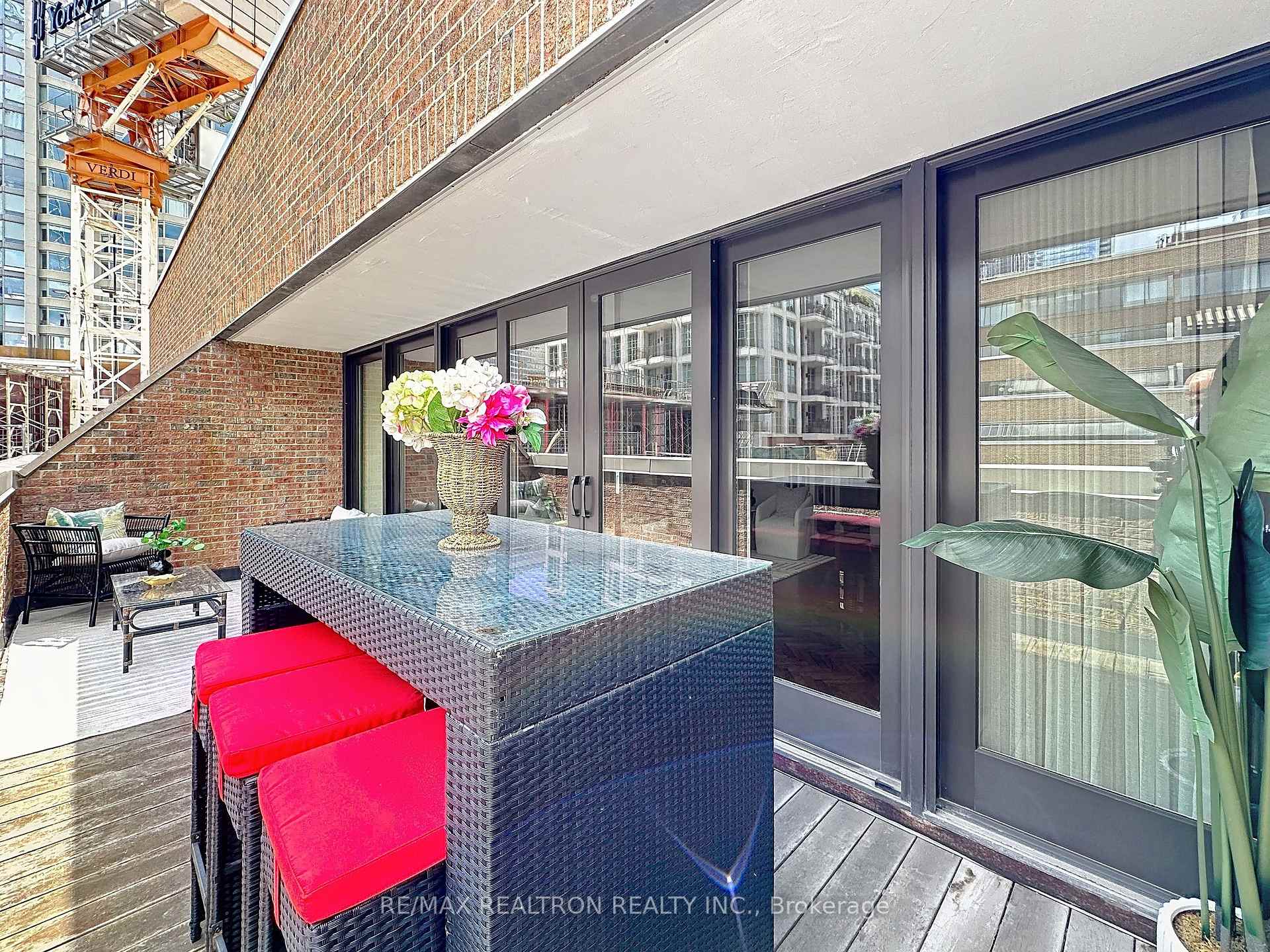 55A Avenue Road 412, Toronto Unit: 412