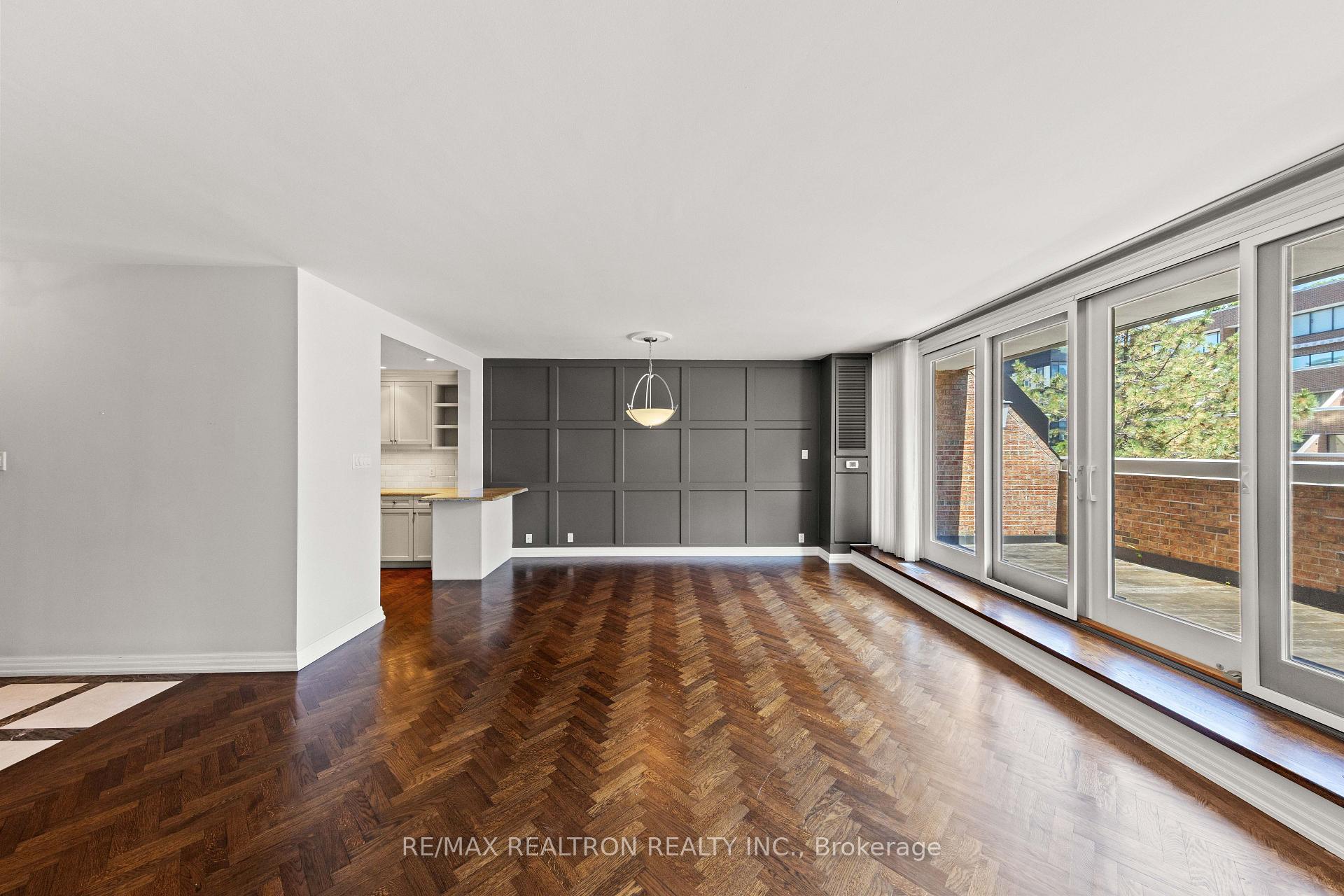 55A Avenue Road 412, Toronto Unit: 412