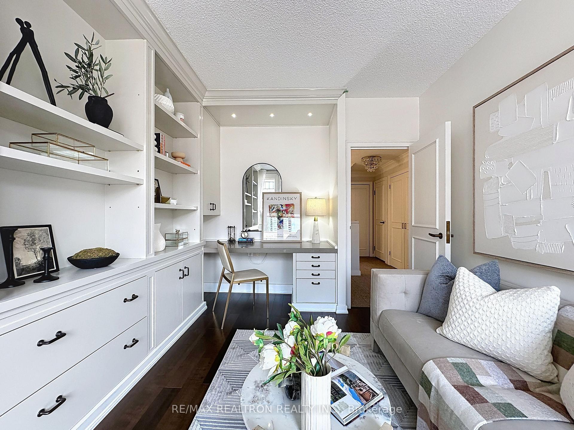 55A Avenue Road 412, Toronto Unit: 412
