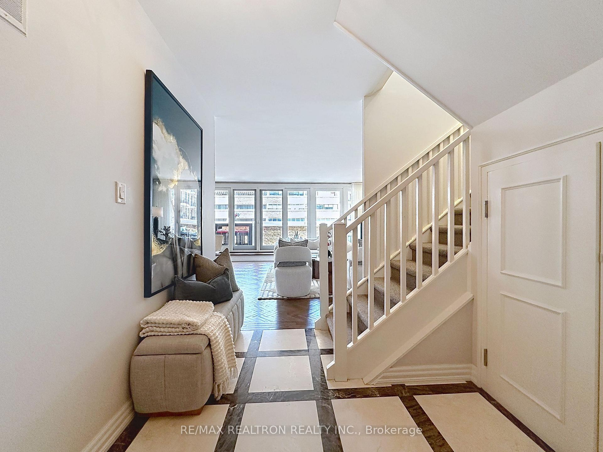 55A Avenue Road 412, Toronto Unit: 412