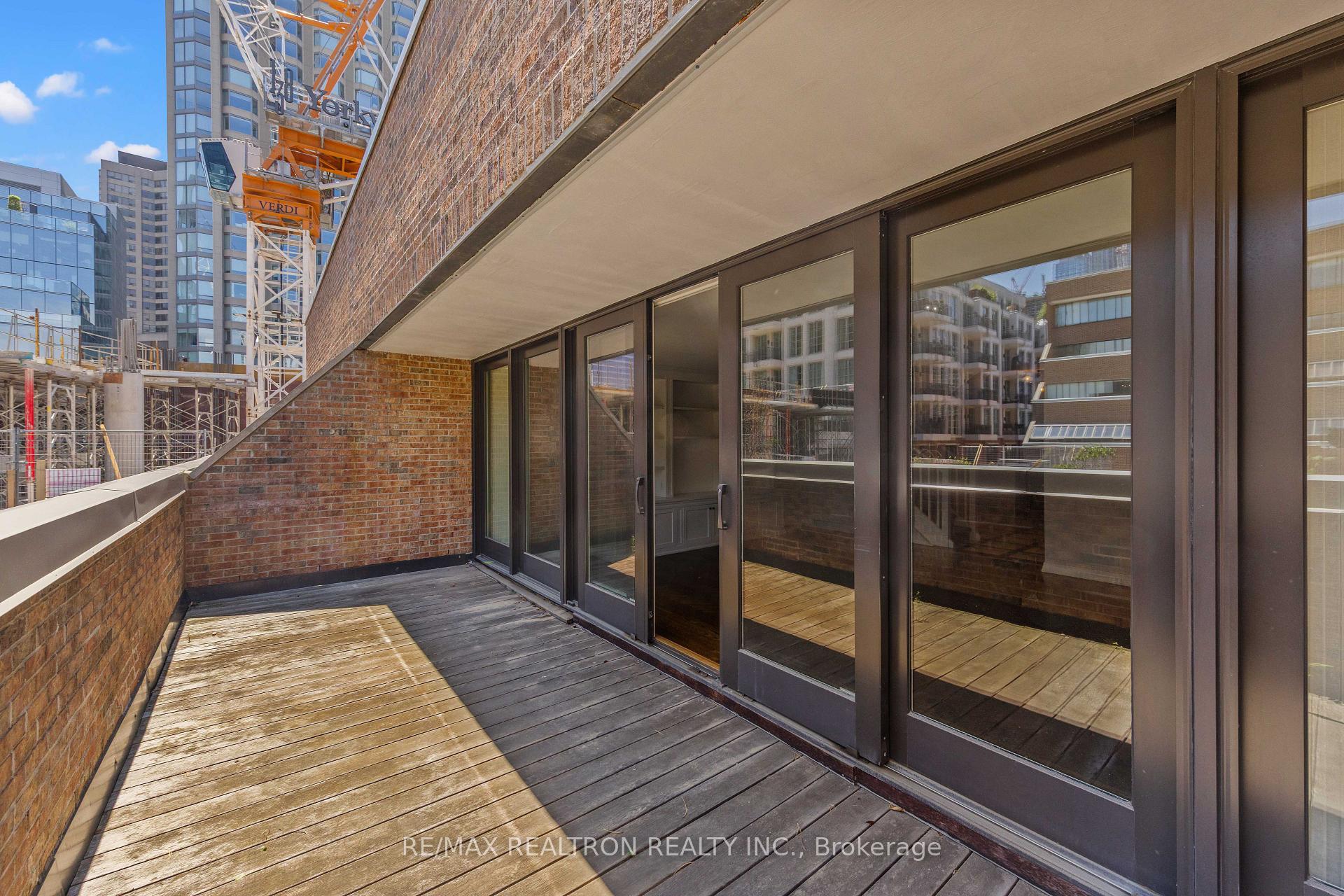55A Avenue Road 412, Toronto Unit: 412