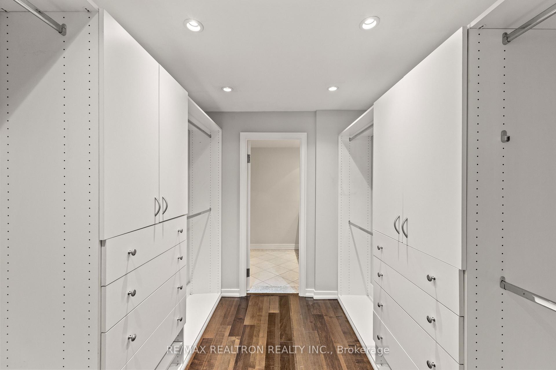55A Avenue Road 412, Toronto Unit: 412