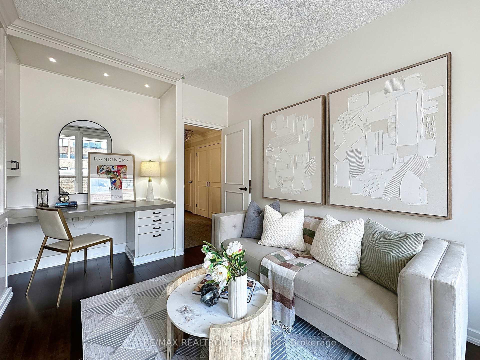 55A Avenue Road 412, Toronto Unit: 412
