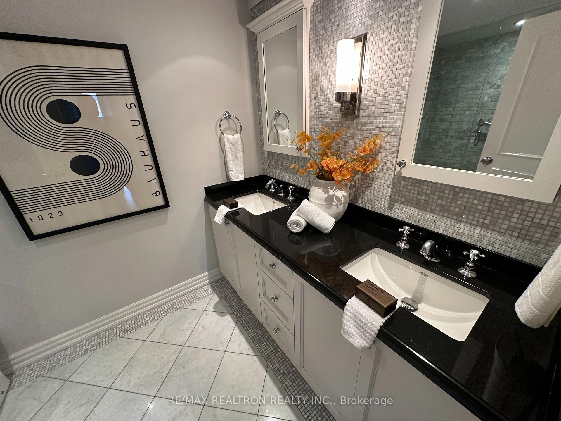 55A Avenue Road 412, Toronto Unit: 412