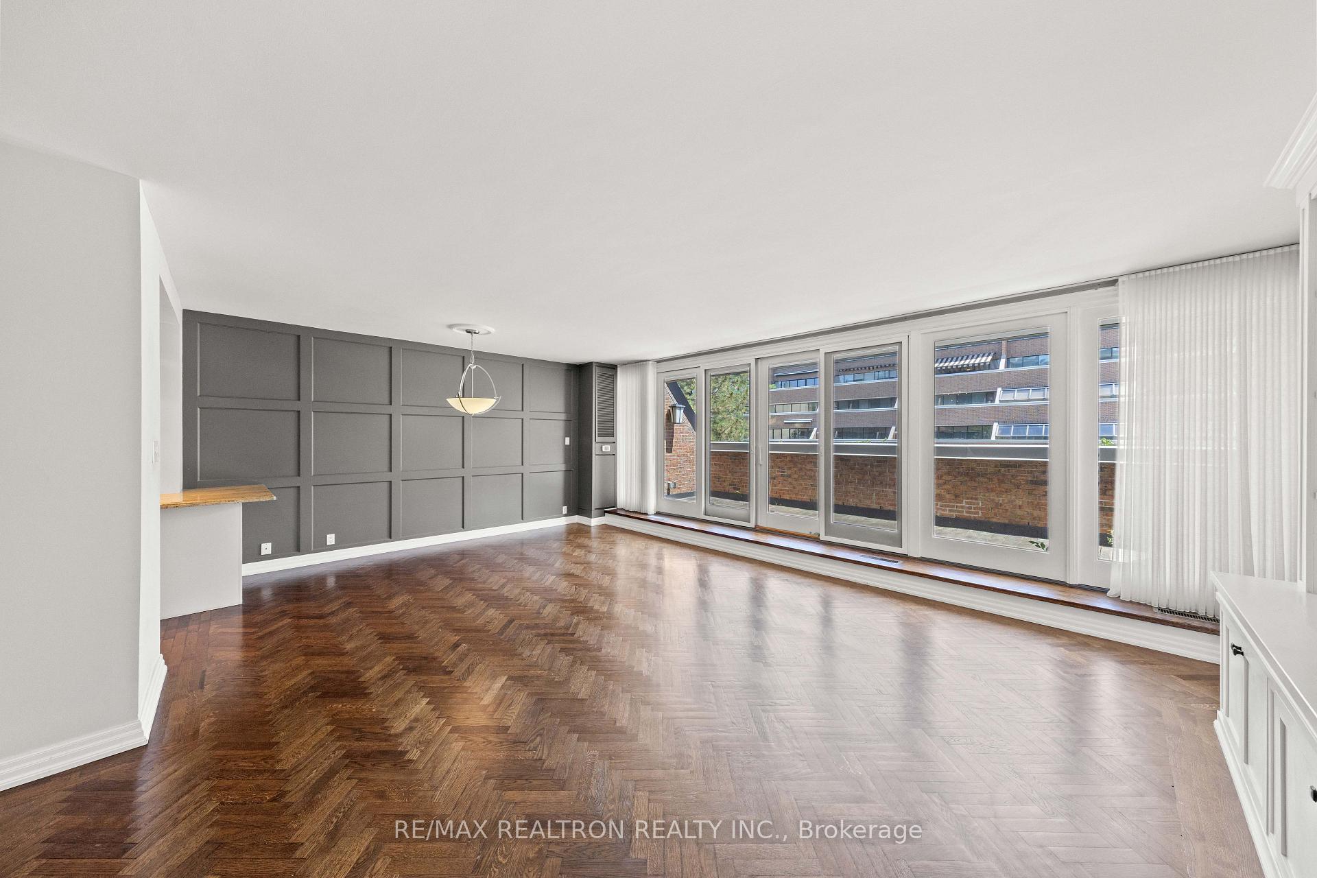 55A Avenue Road 412, Toronto Unit: 412