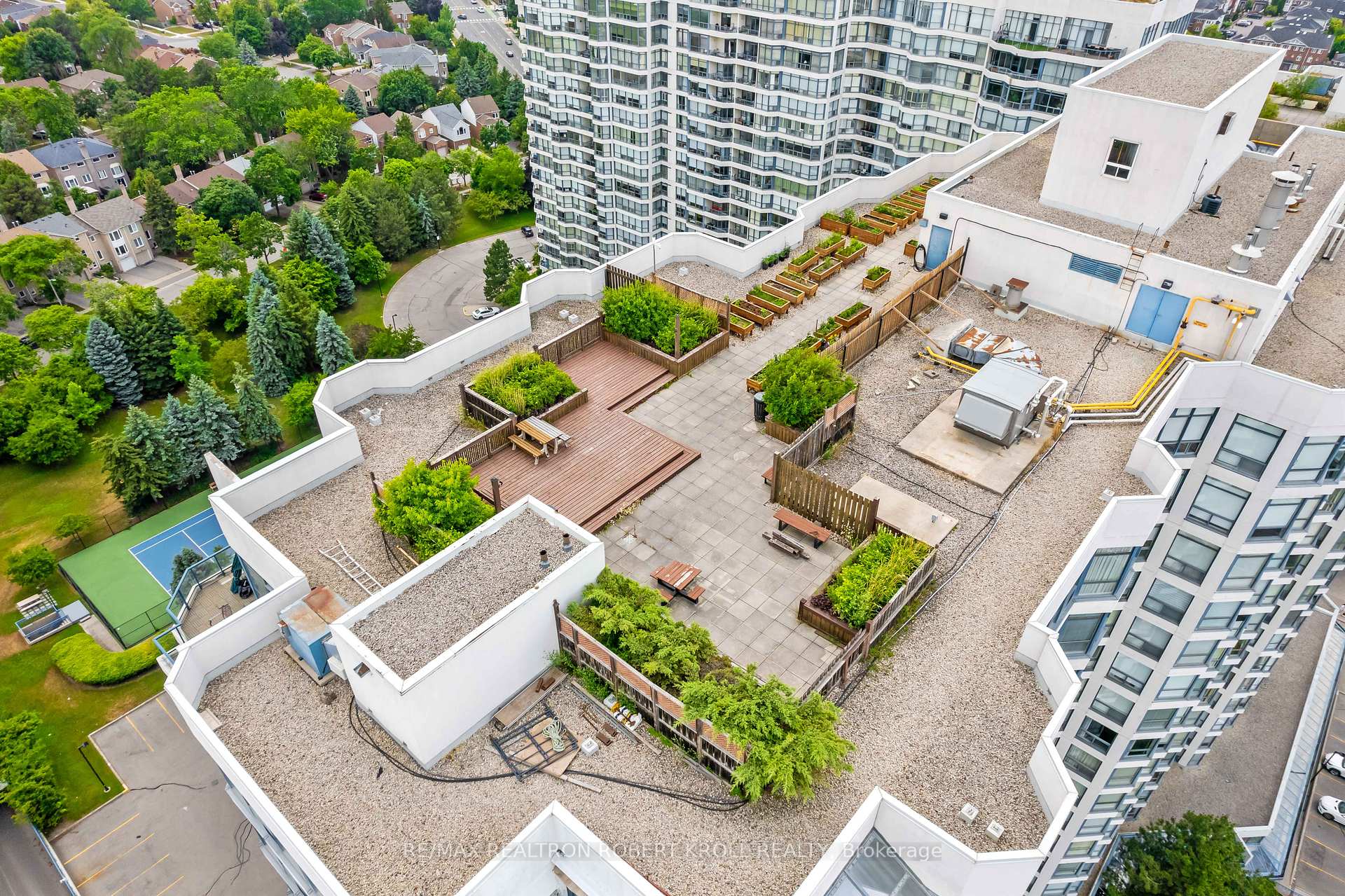 7300 Yonge Street 210