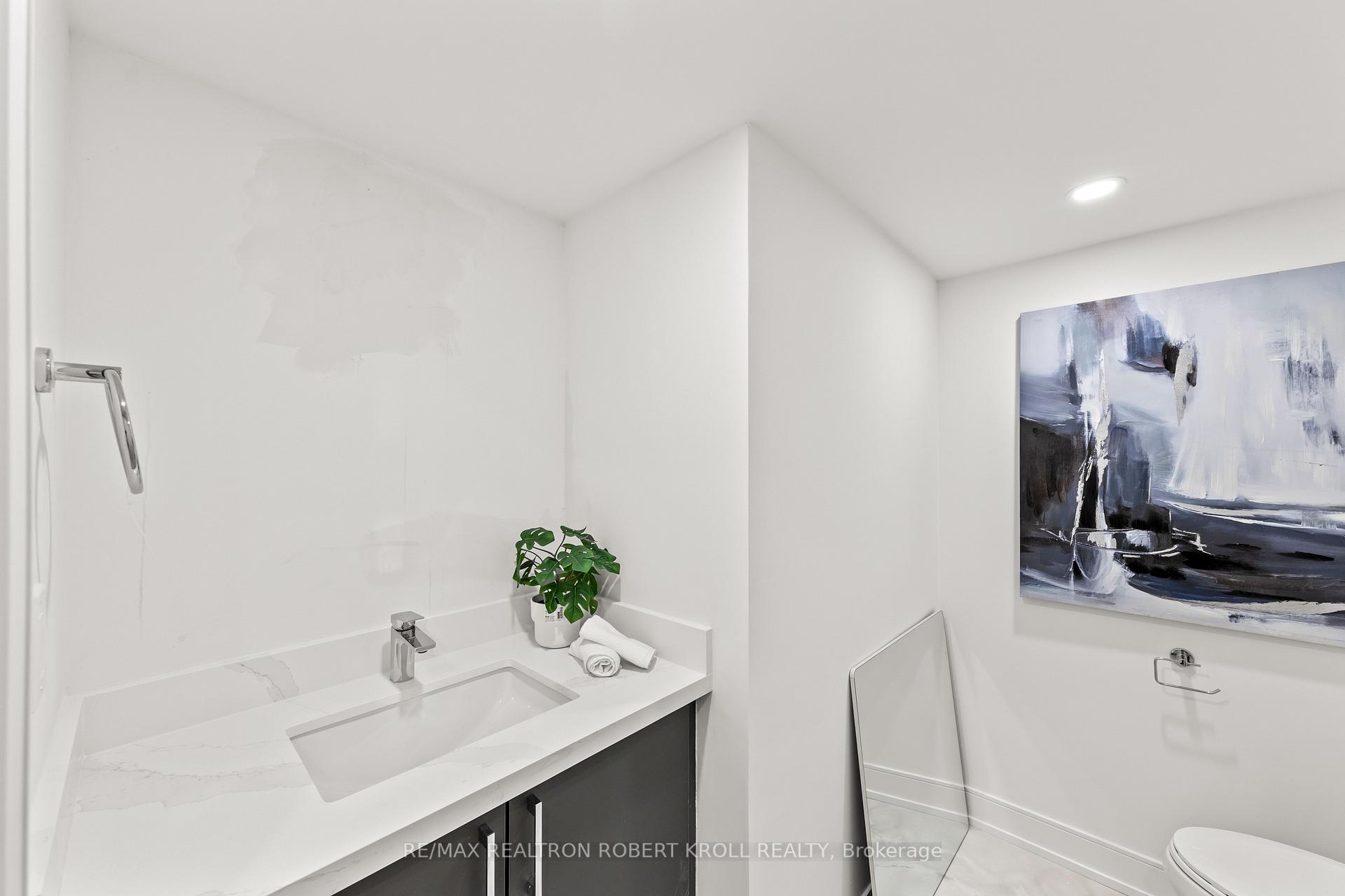 7300 Yonge Street 210