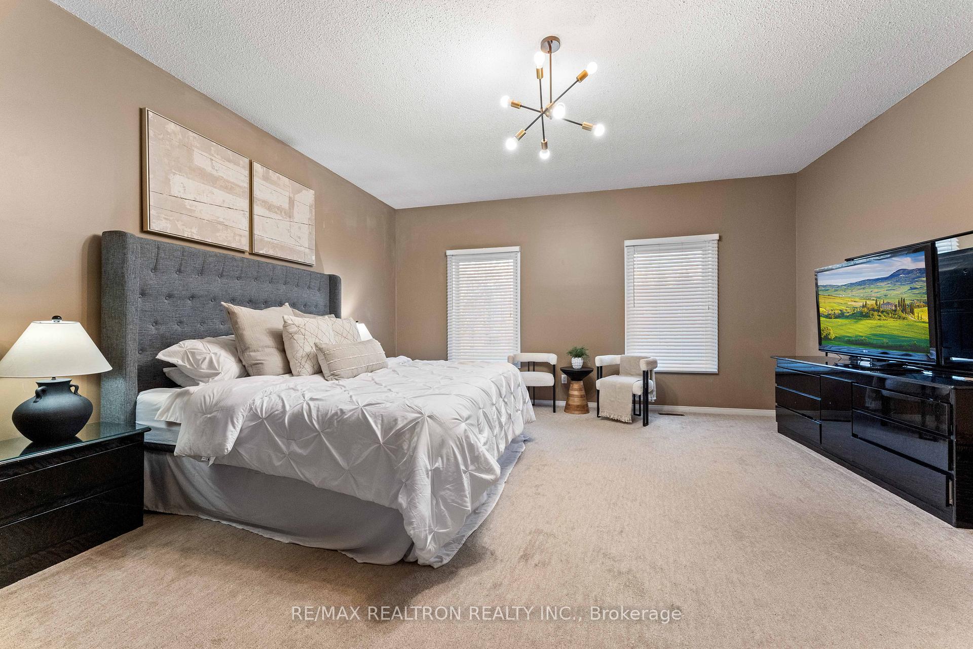 271 Rose Green Drive, Vaughan, ON L4J 4S8, Vaughan ON, L4J 4S8