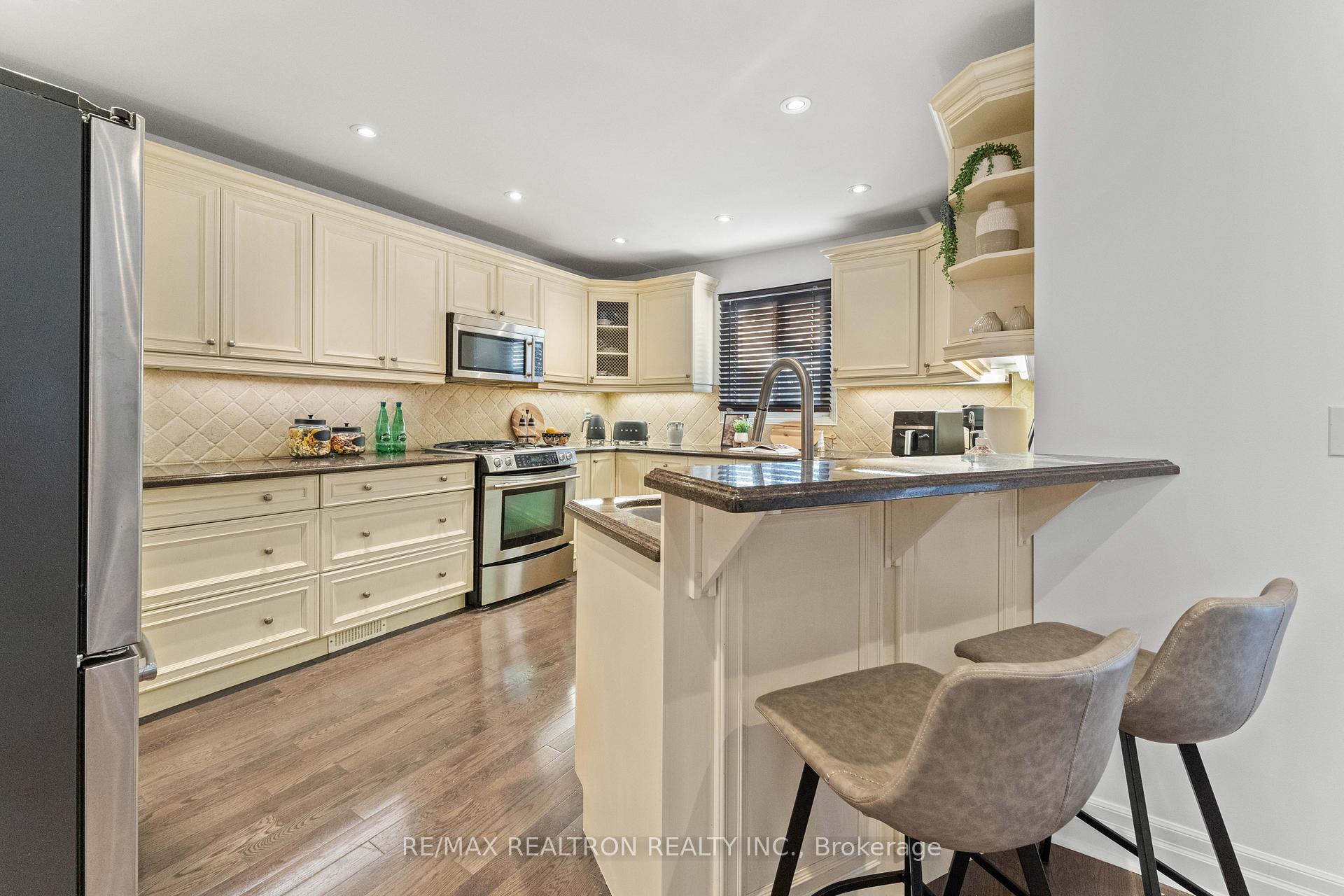 271 Rose Green Drive, Vaughan, ON L4J 4S8, Vaughan ON, L4J 4S8