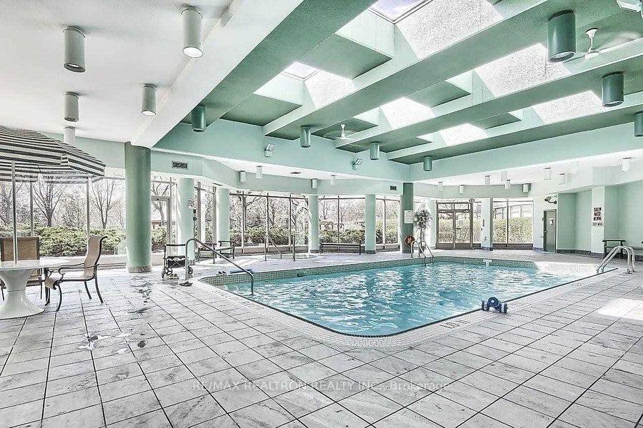 7 Townsgate Drive 1206