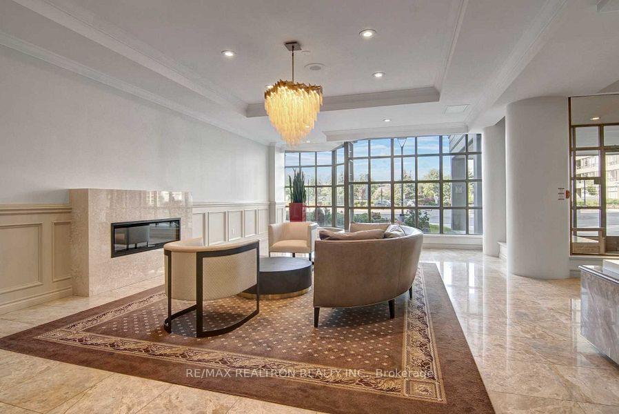 7 Townsgate Drive 1206