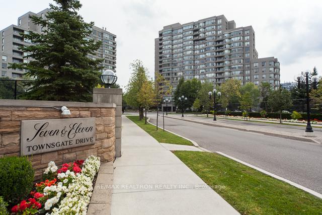 7 Townsgate Drive 1206