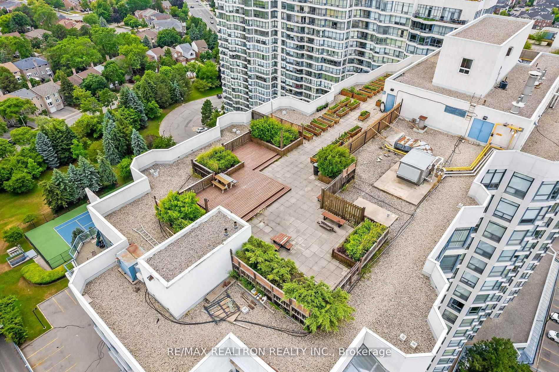 7300 Yonge Street 210