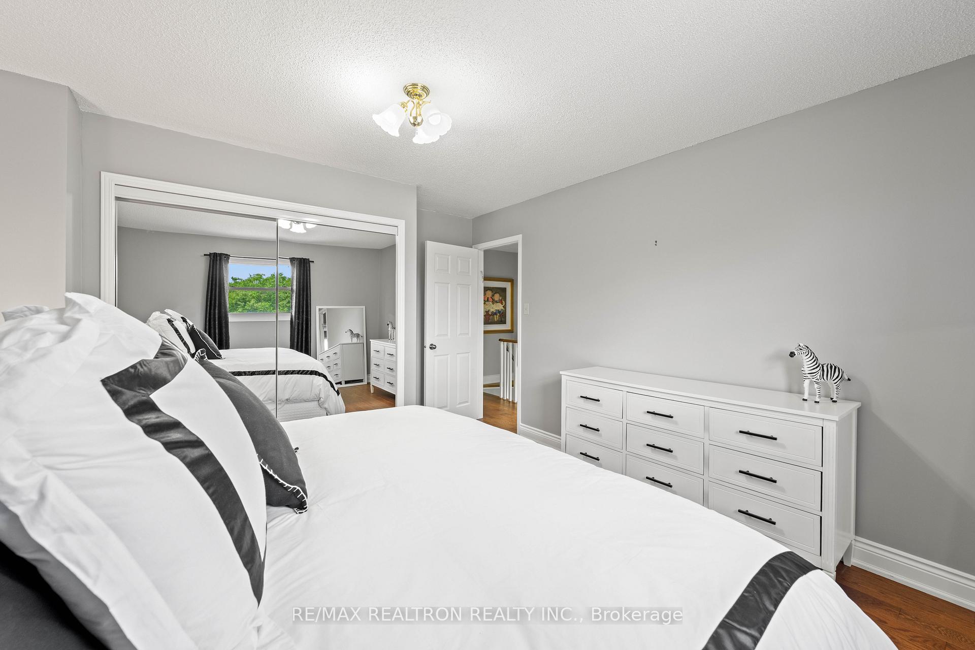 10 Millcreek Crescent