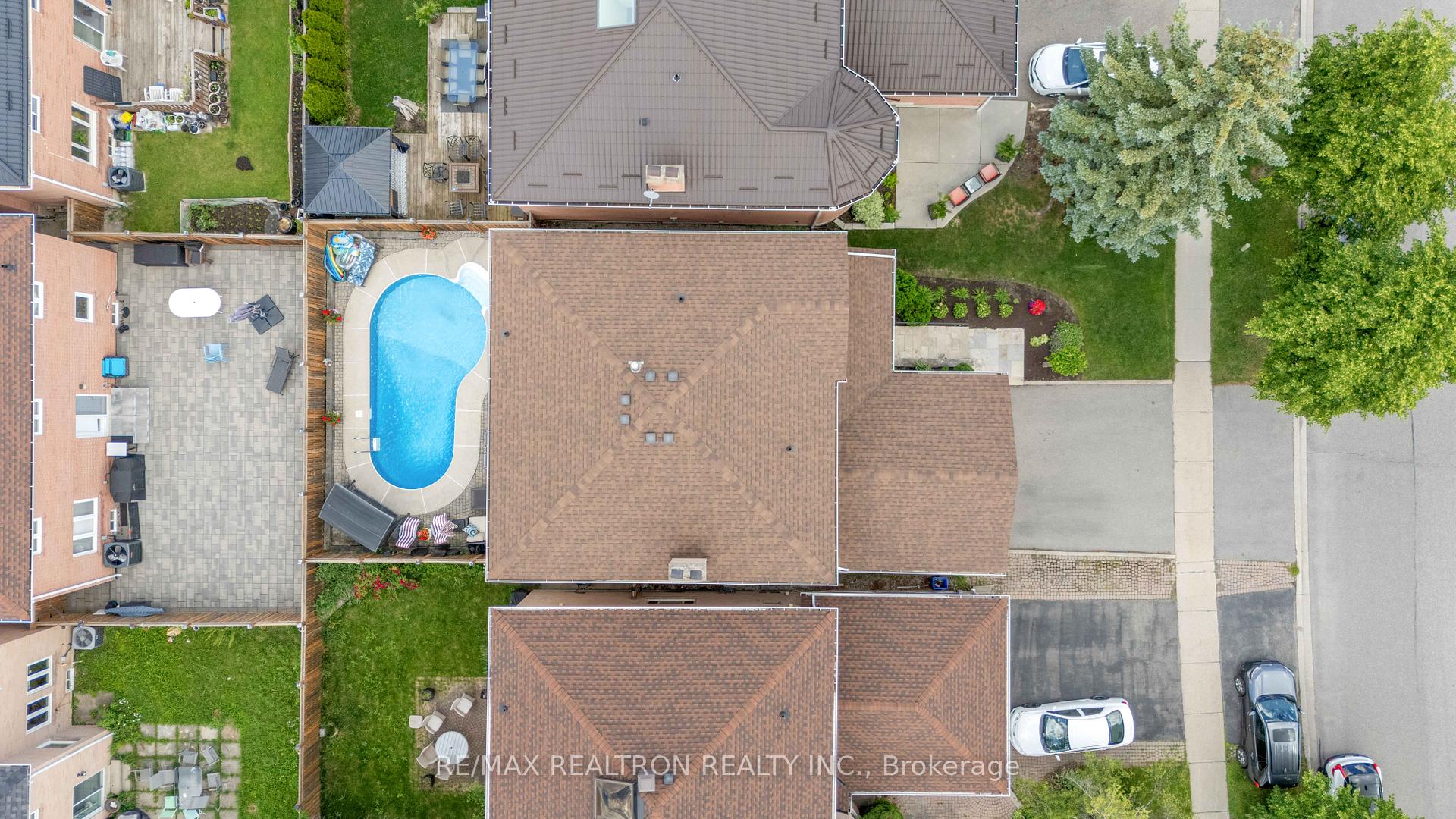 10 Millcreek Crescent
