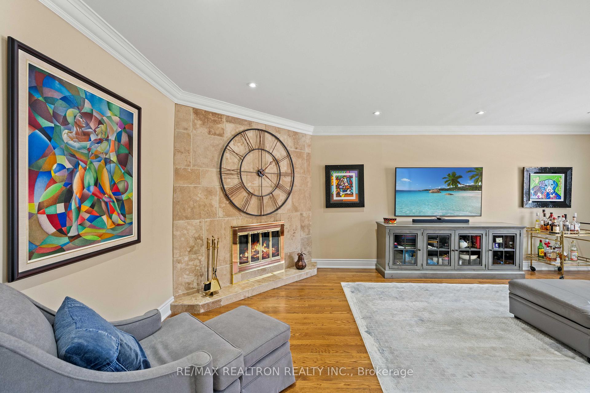 10 Millcreek Crescent