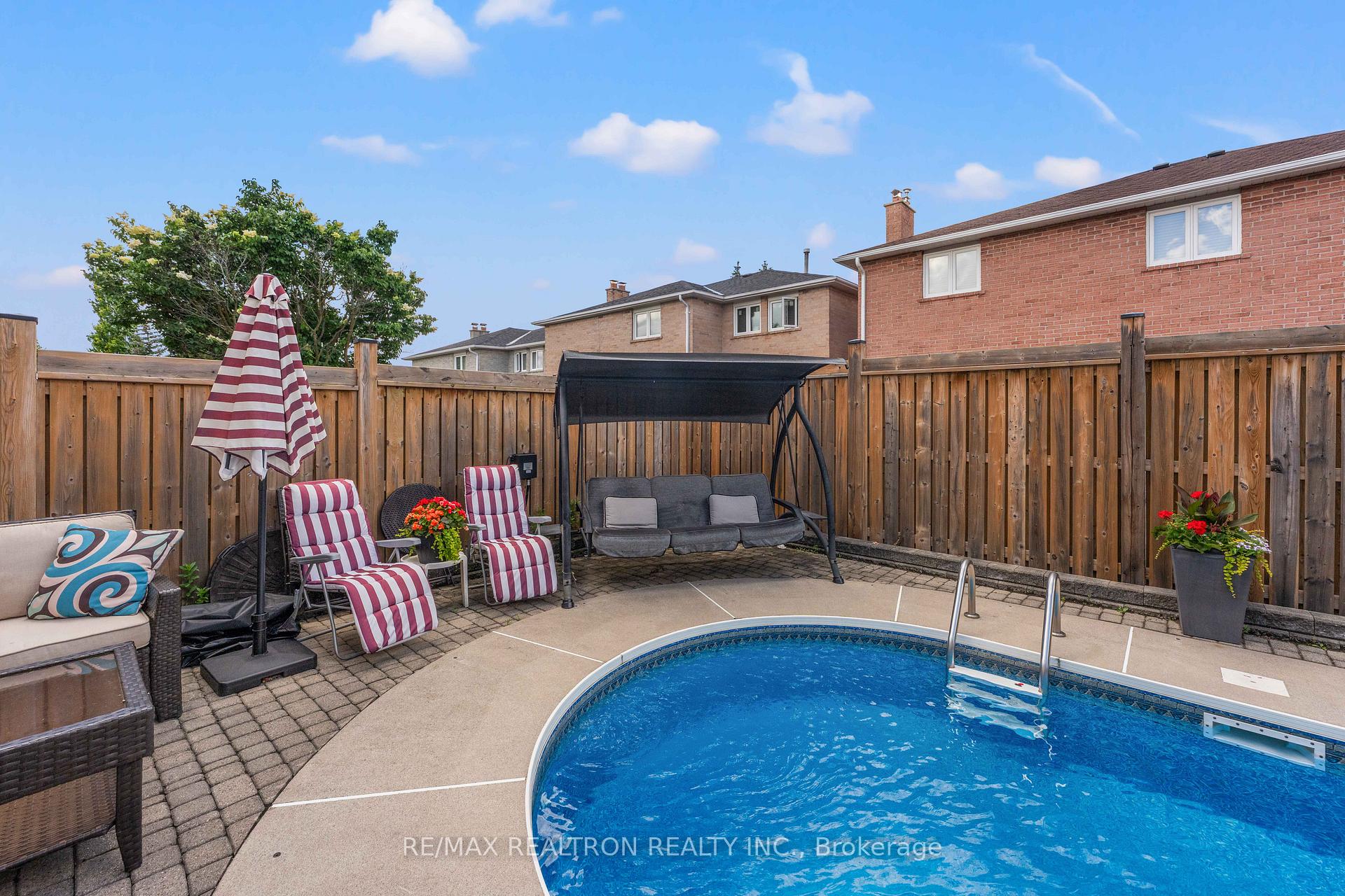 10 Millcreek Crescent