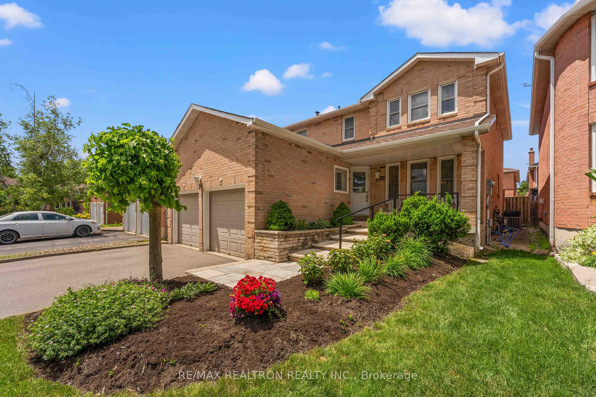 10 Millcreek Crescent
