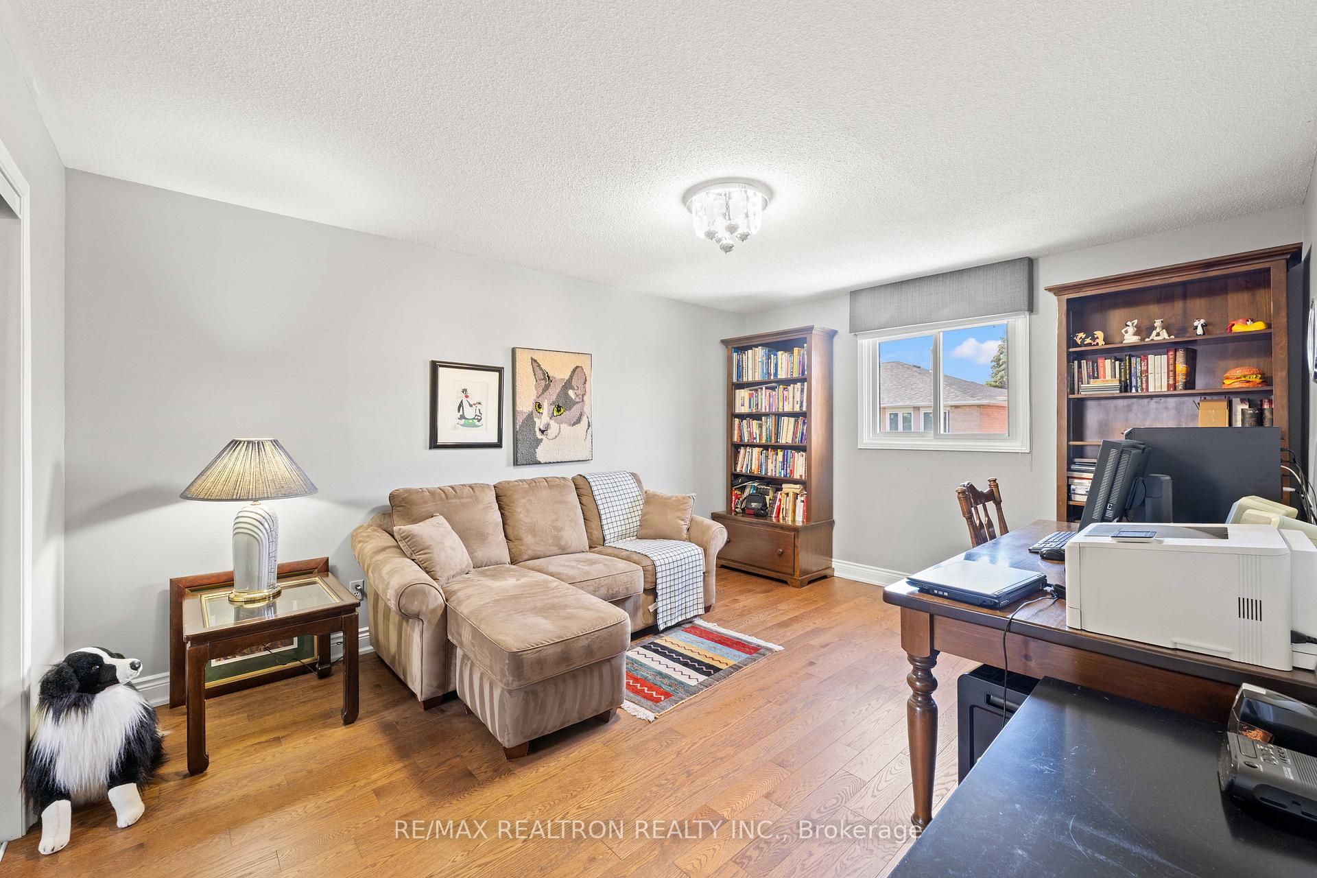 10 Millcreek Crescent