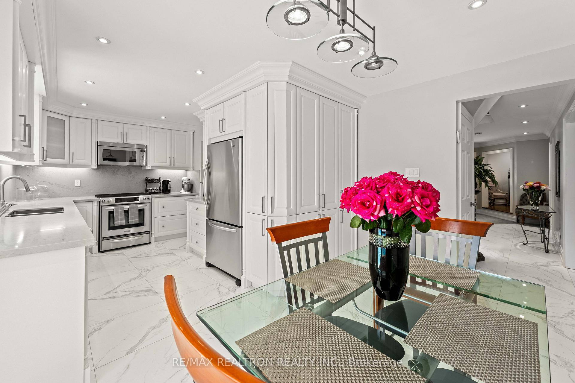 10 Millcreek Crescent