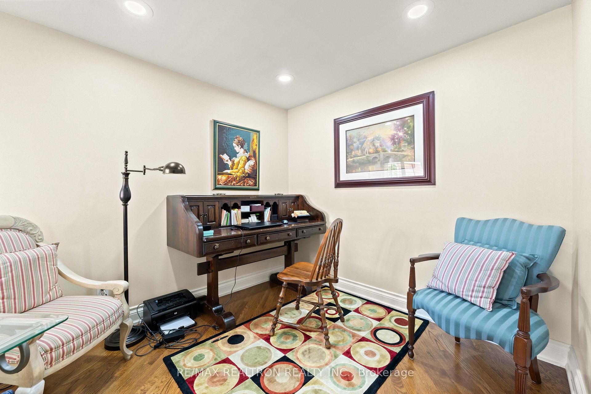 10 Millcreek Crescent