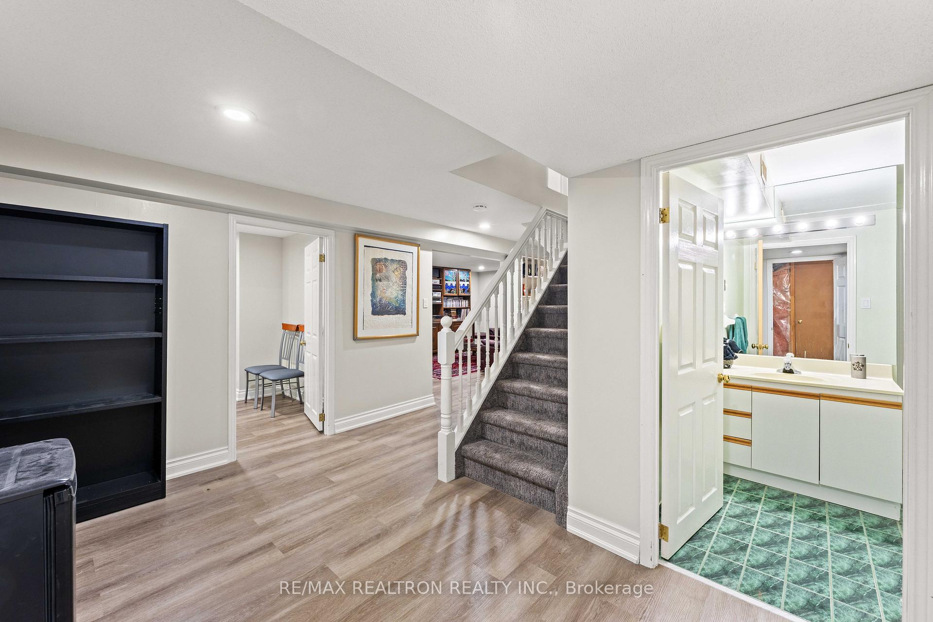 10 Millcreek Crescent