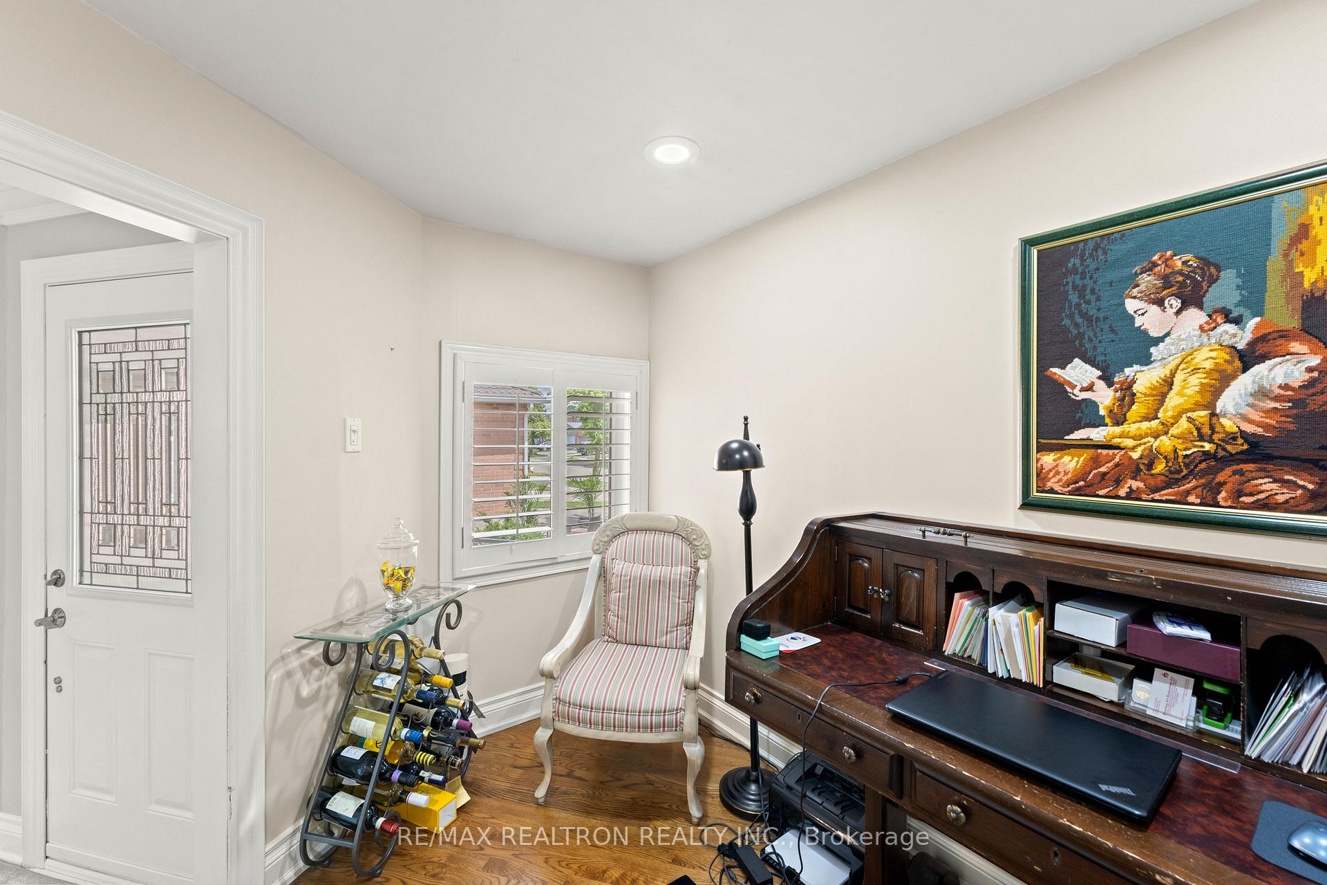 10 Millcreek Crescent