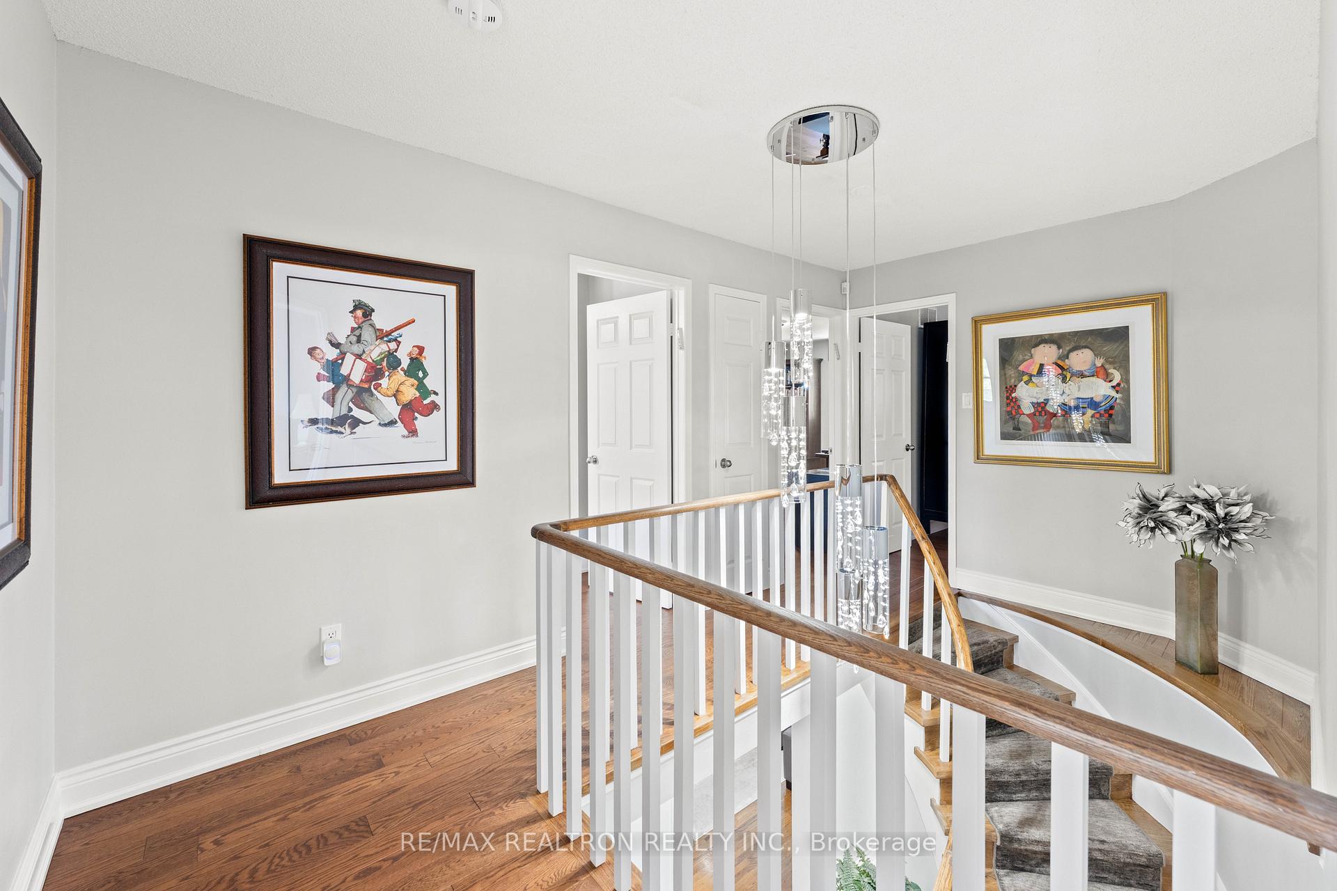 10 Millcreek Crescent