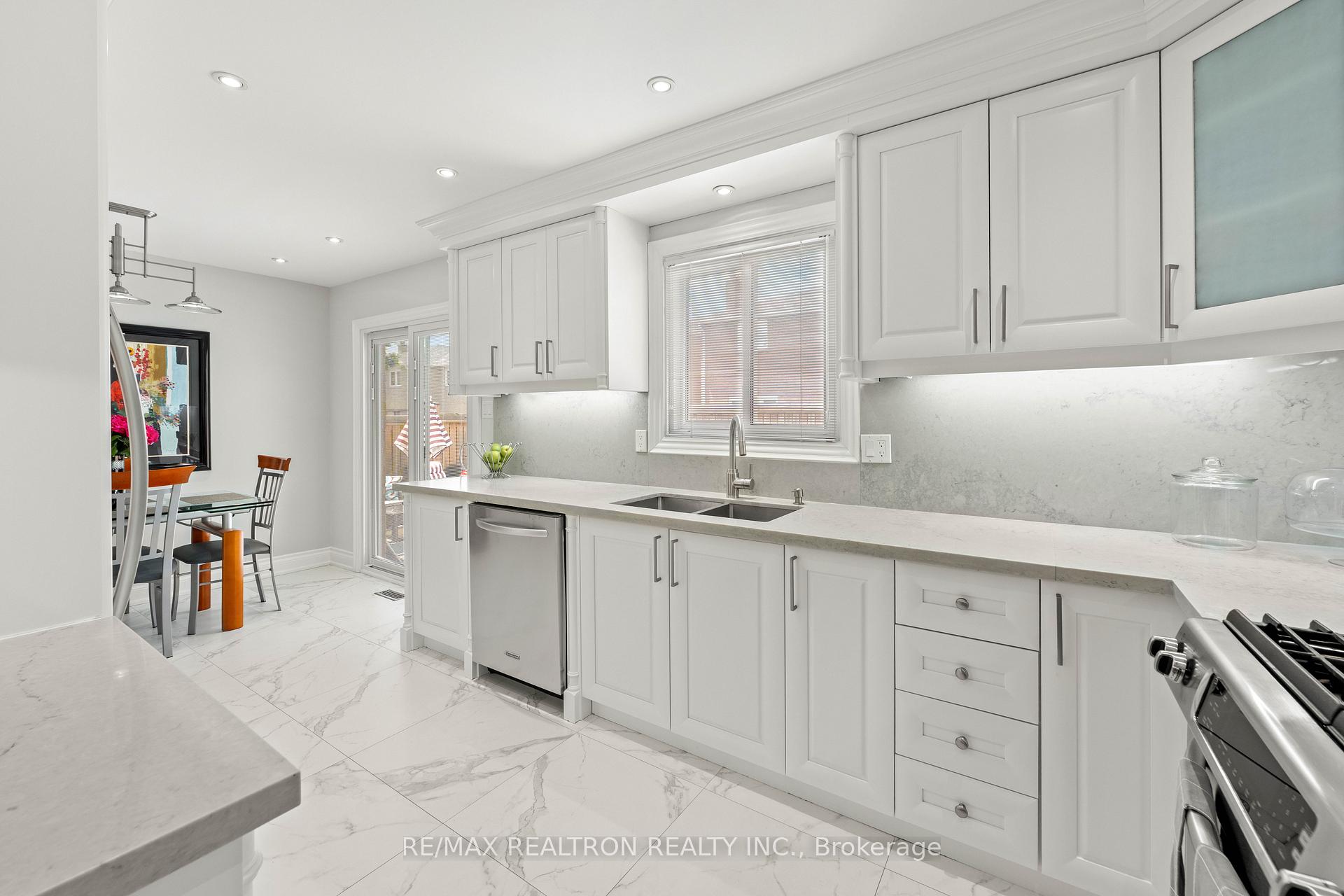 10 Millcreek Crescent