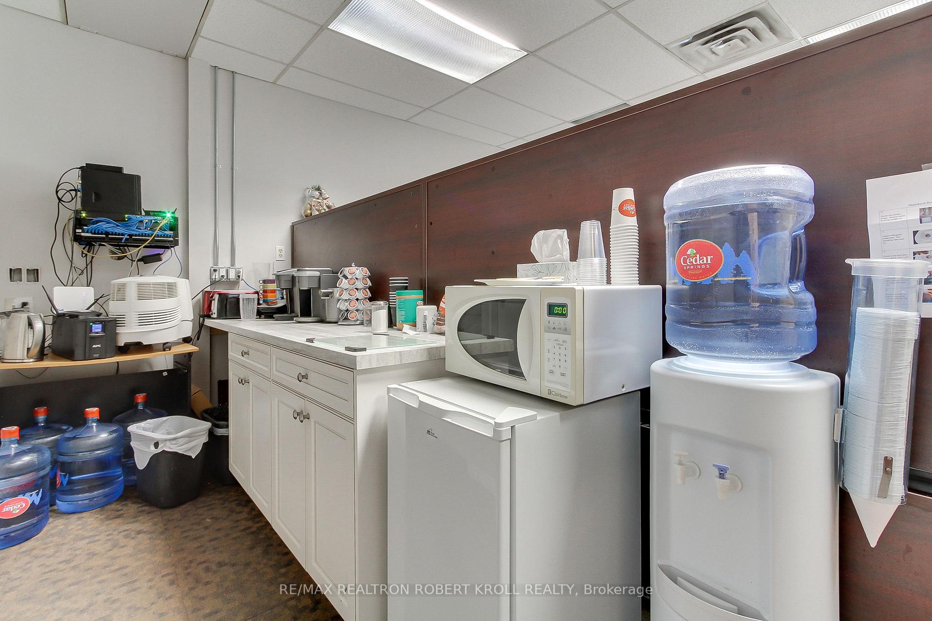 #300 Full Floor - 46 Village Centre Place Unit: 300 Full Floor