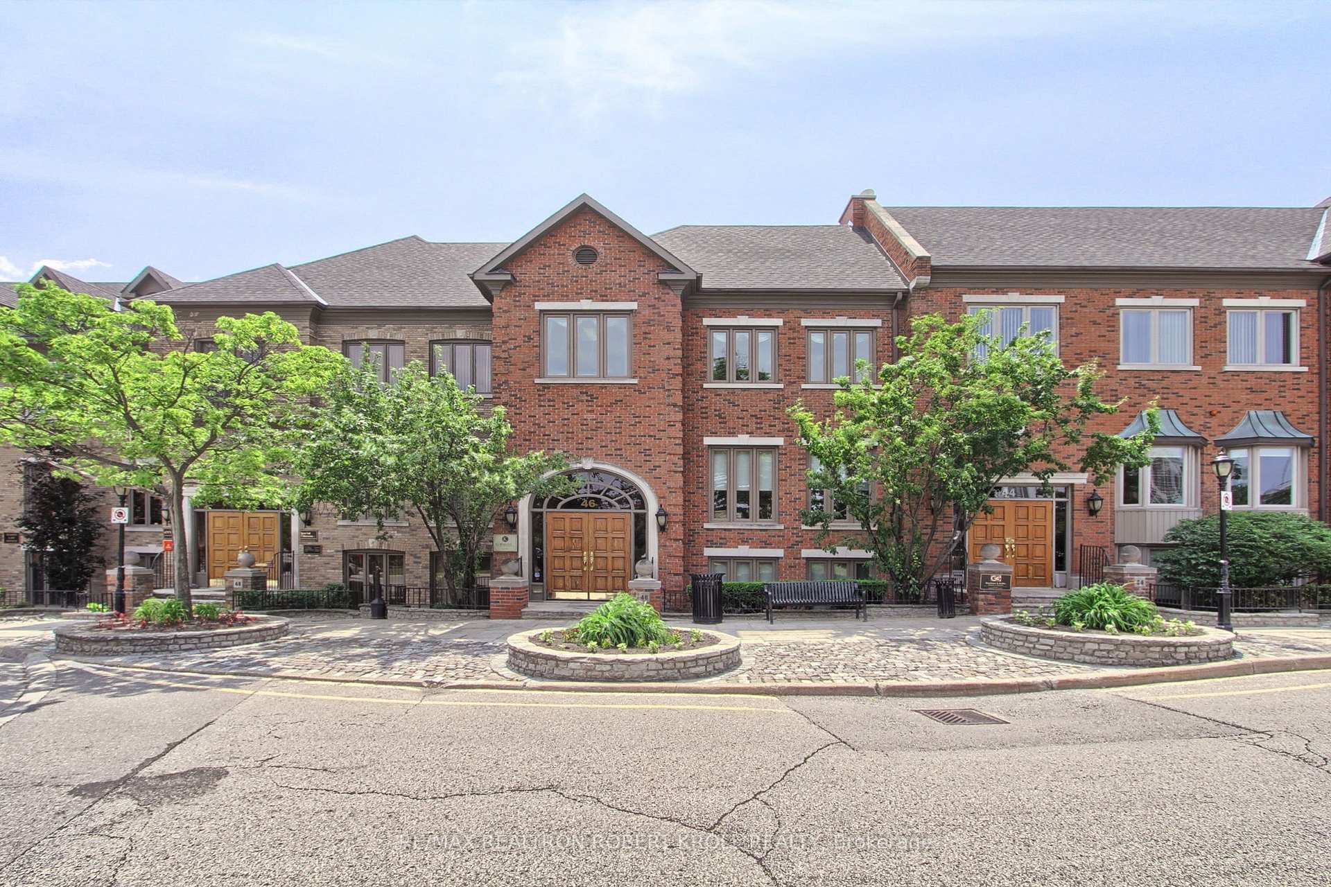 #300 Full Floor - 46 Village Centre Place Unit: 300 Full Floor