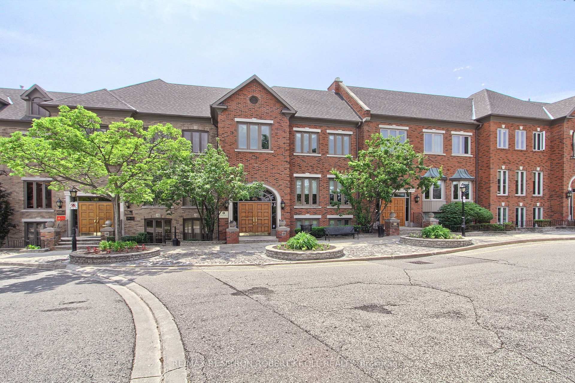 #300 Full Floor - 46 Village Centre Place Unit: 300 Full Floor