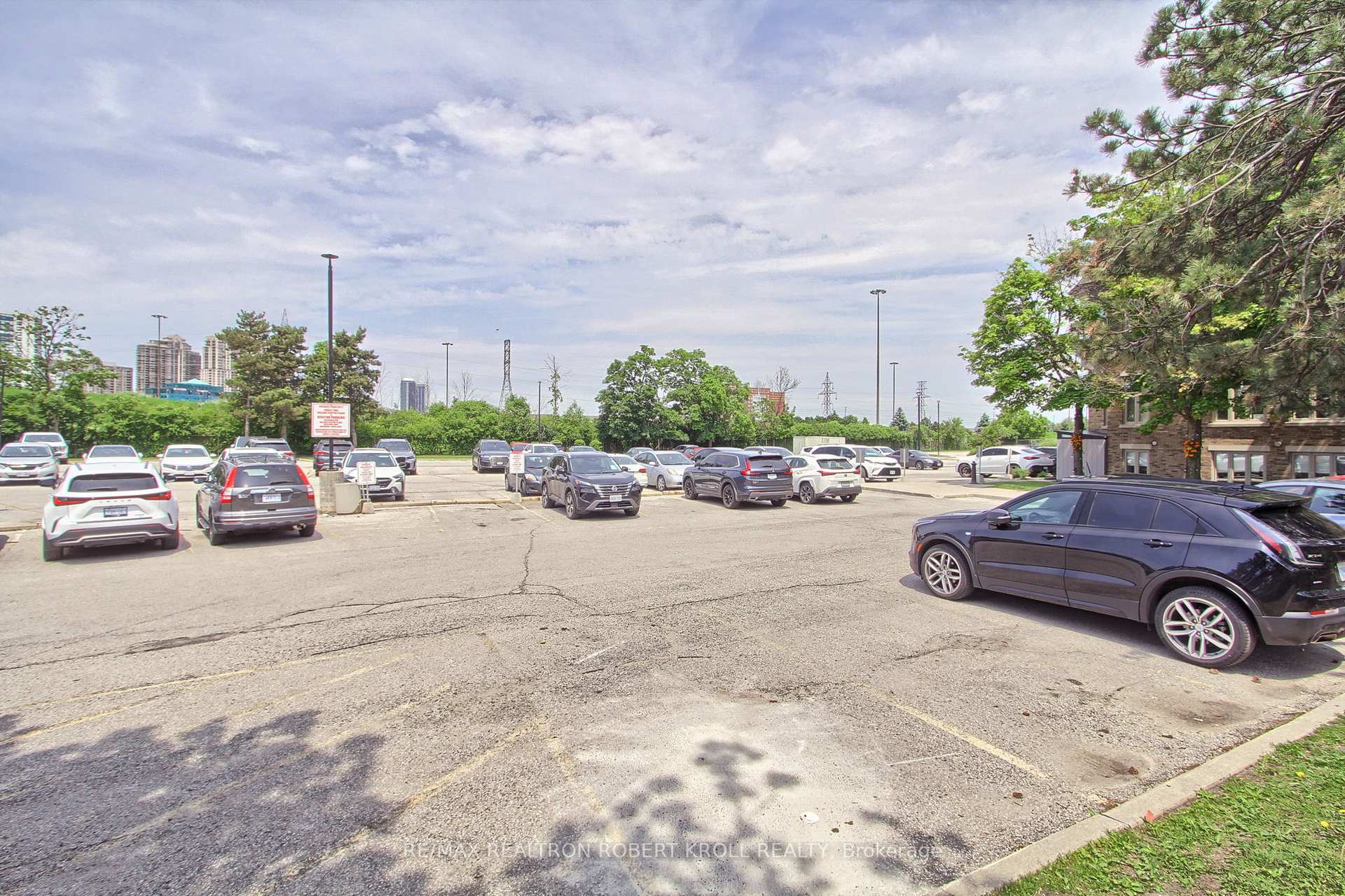 #300 Full Floor - 46 Village Centre Place Unit: 300 Full Floor