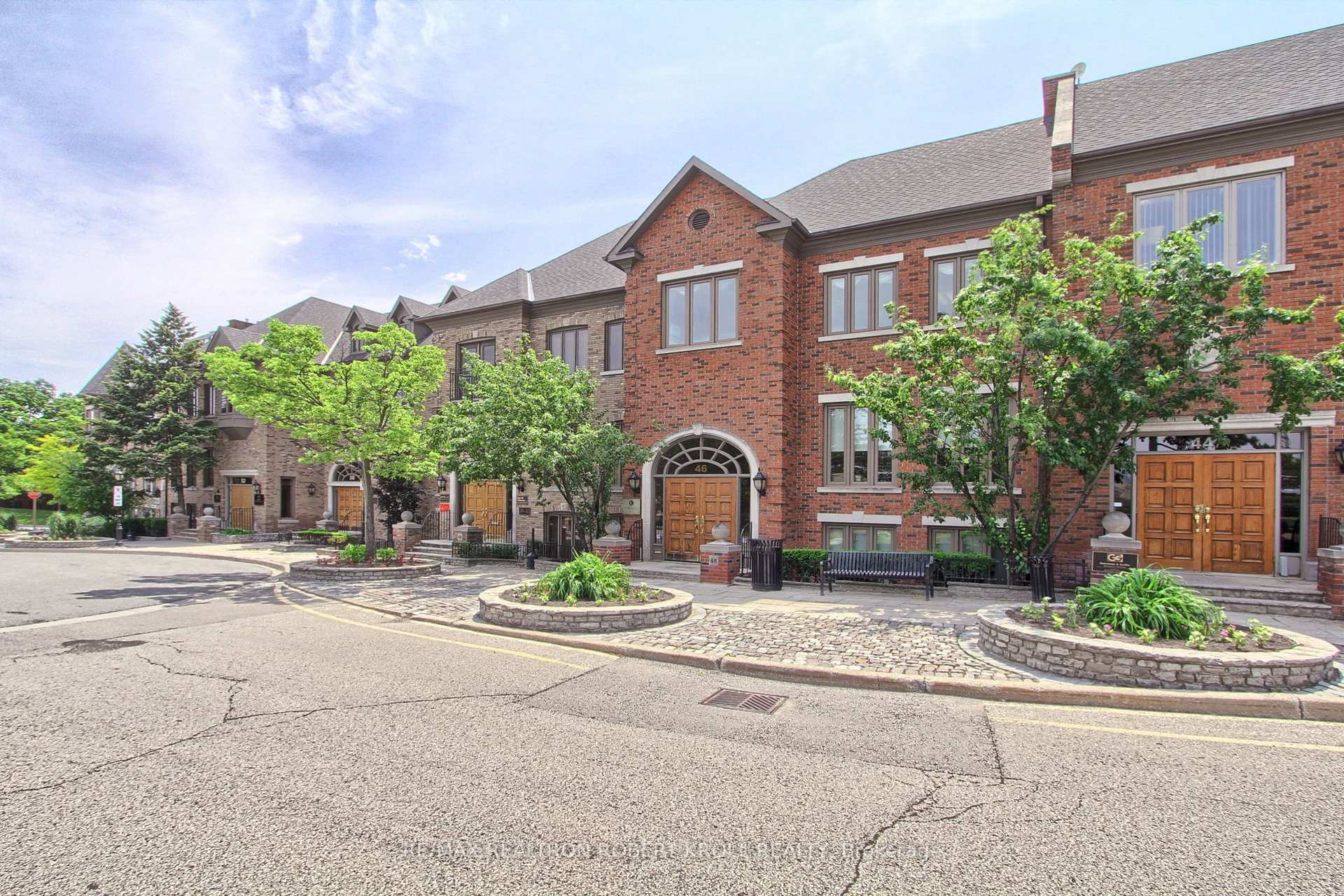 #300 Full Floor - 46 Village Centre Place Unit: 300 Full Floor