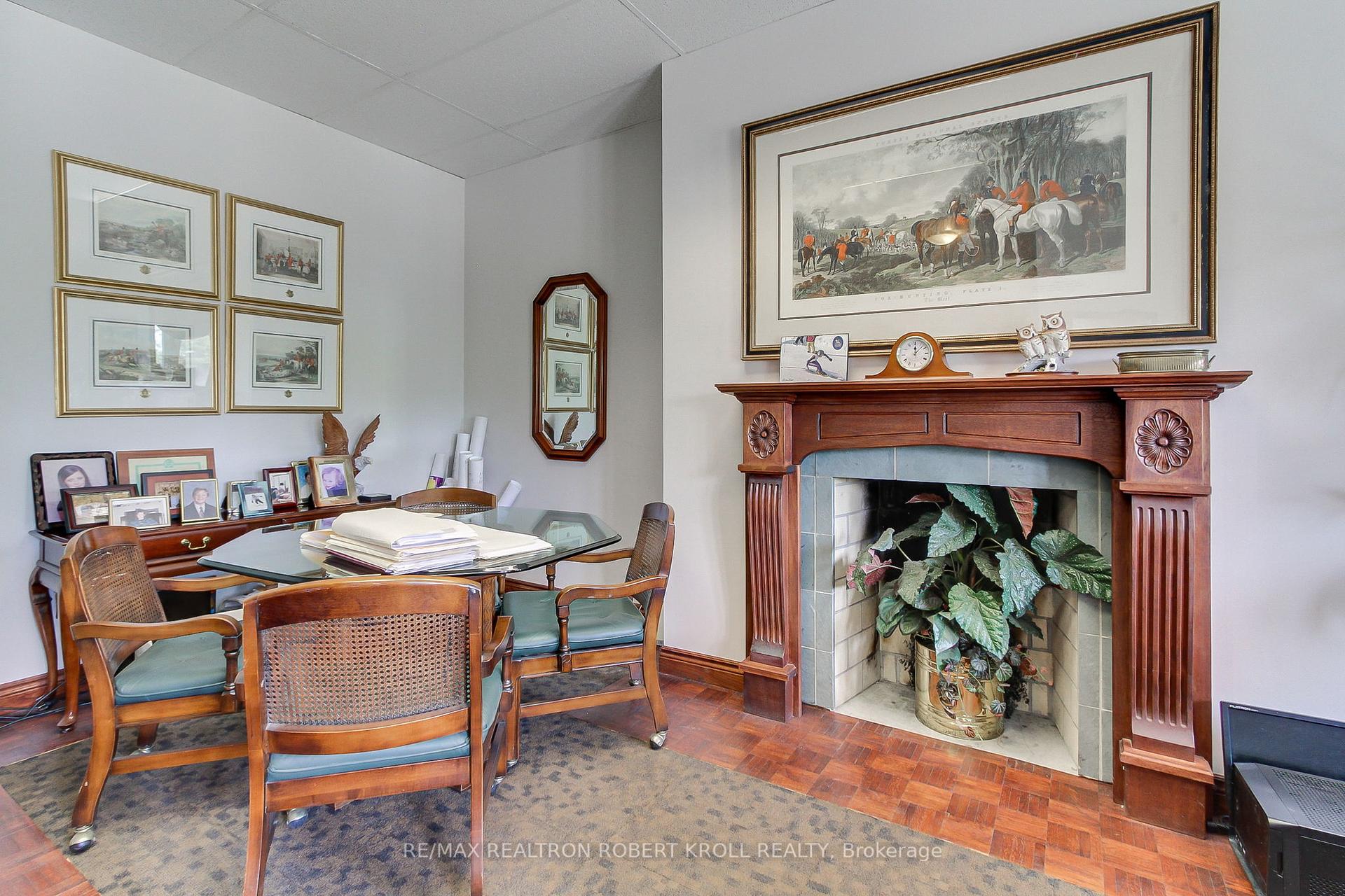 #300 Half-Floor - 46 Village Centre Place Unit: 300 Half-Floor