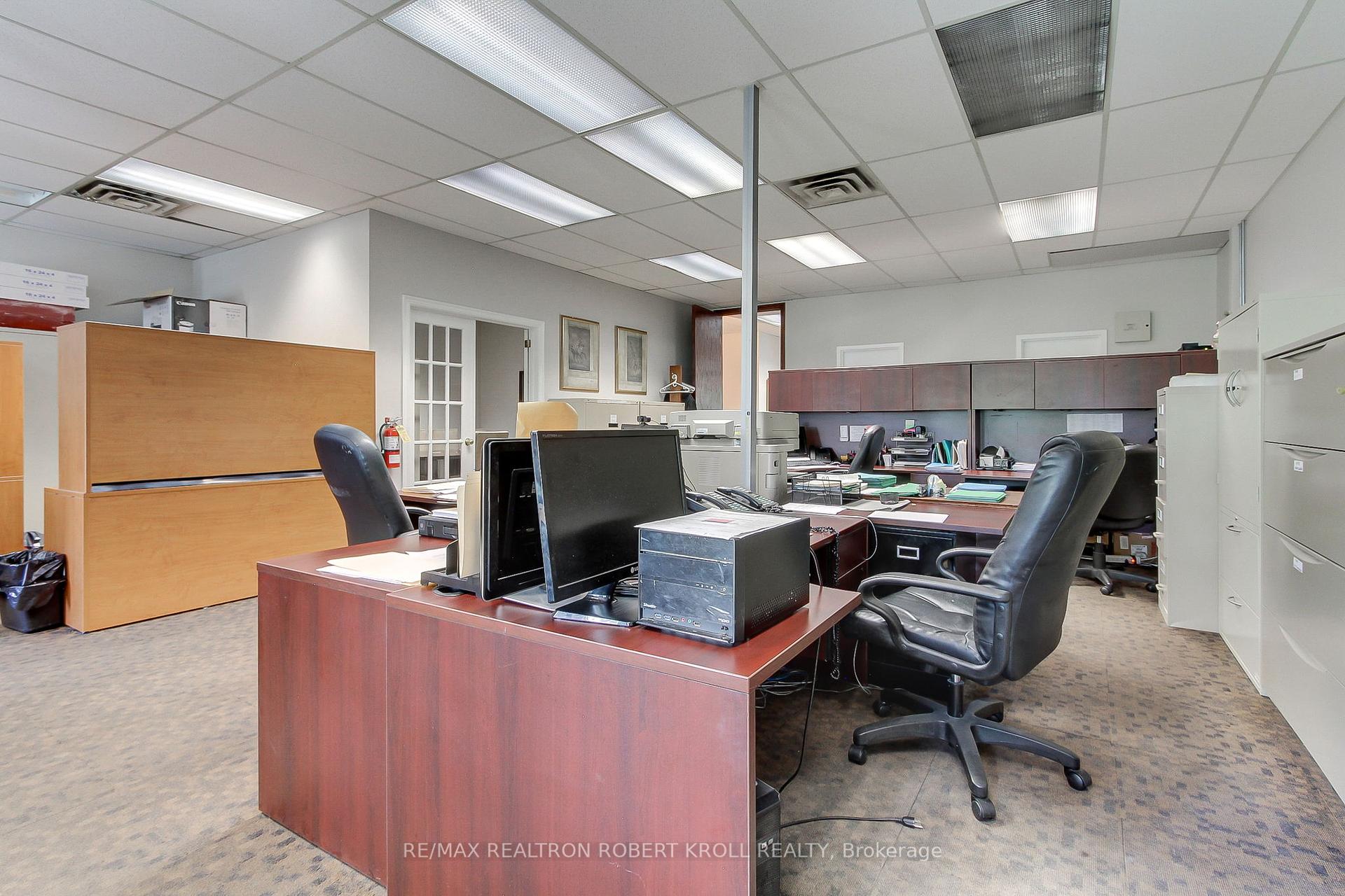#300 Half-Floor - 46 Village Centre Place Unit: 300 Half-Floor