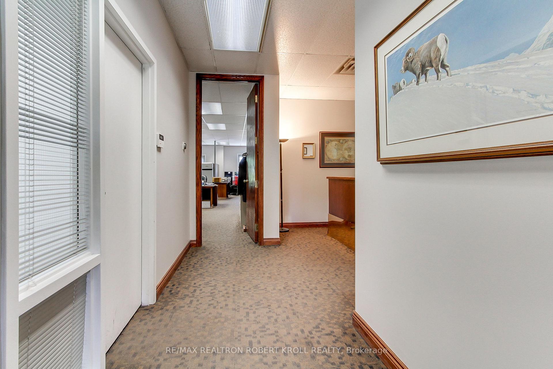 #300 Half-Floor - 46 Village Centre Place Unit: 300 Half-Floor