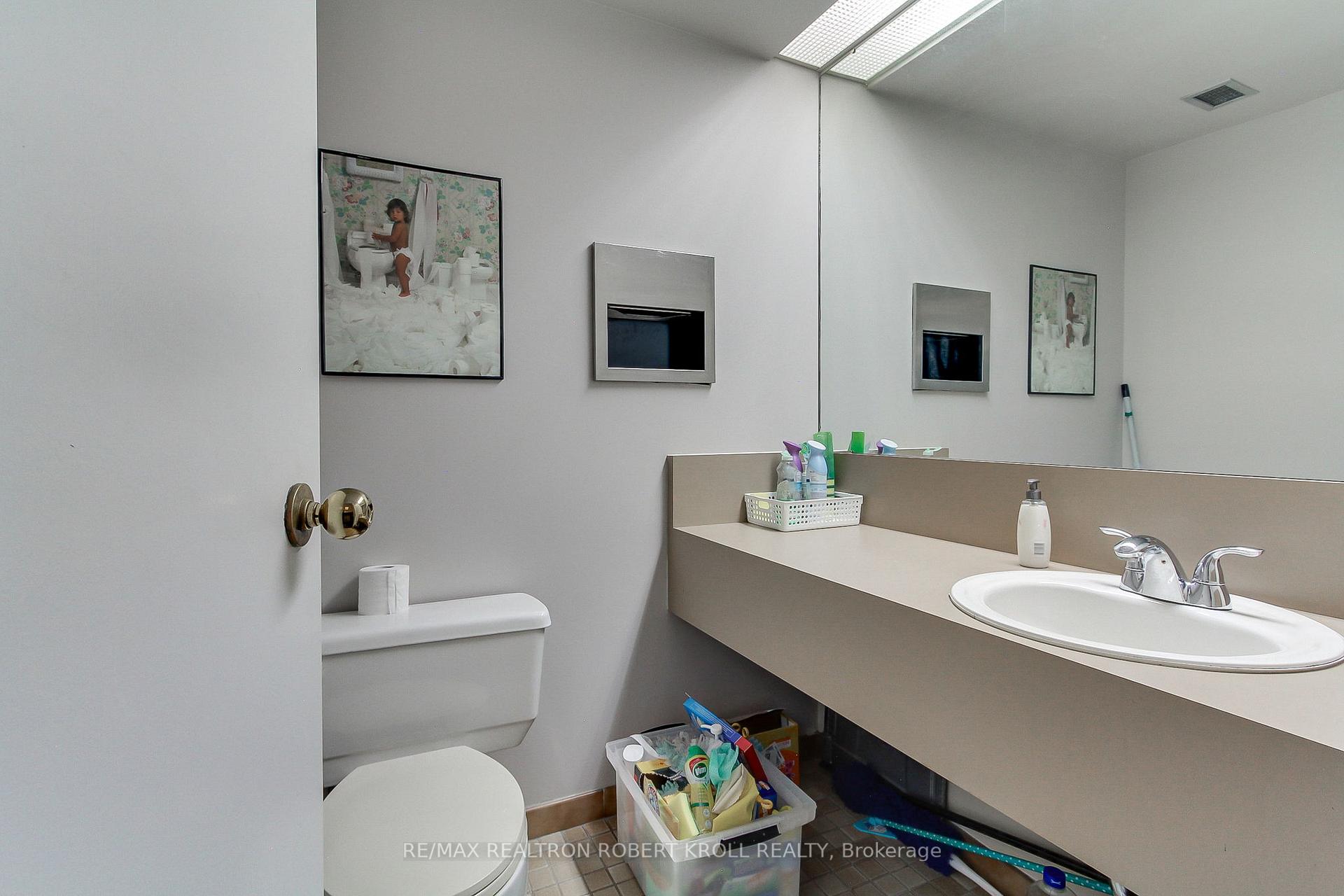 #300 Half-Floor - 46 Village Centre Place Unit: 300 Half-Floor