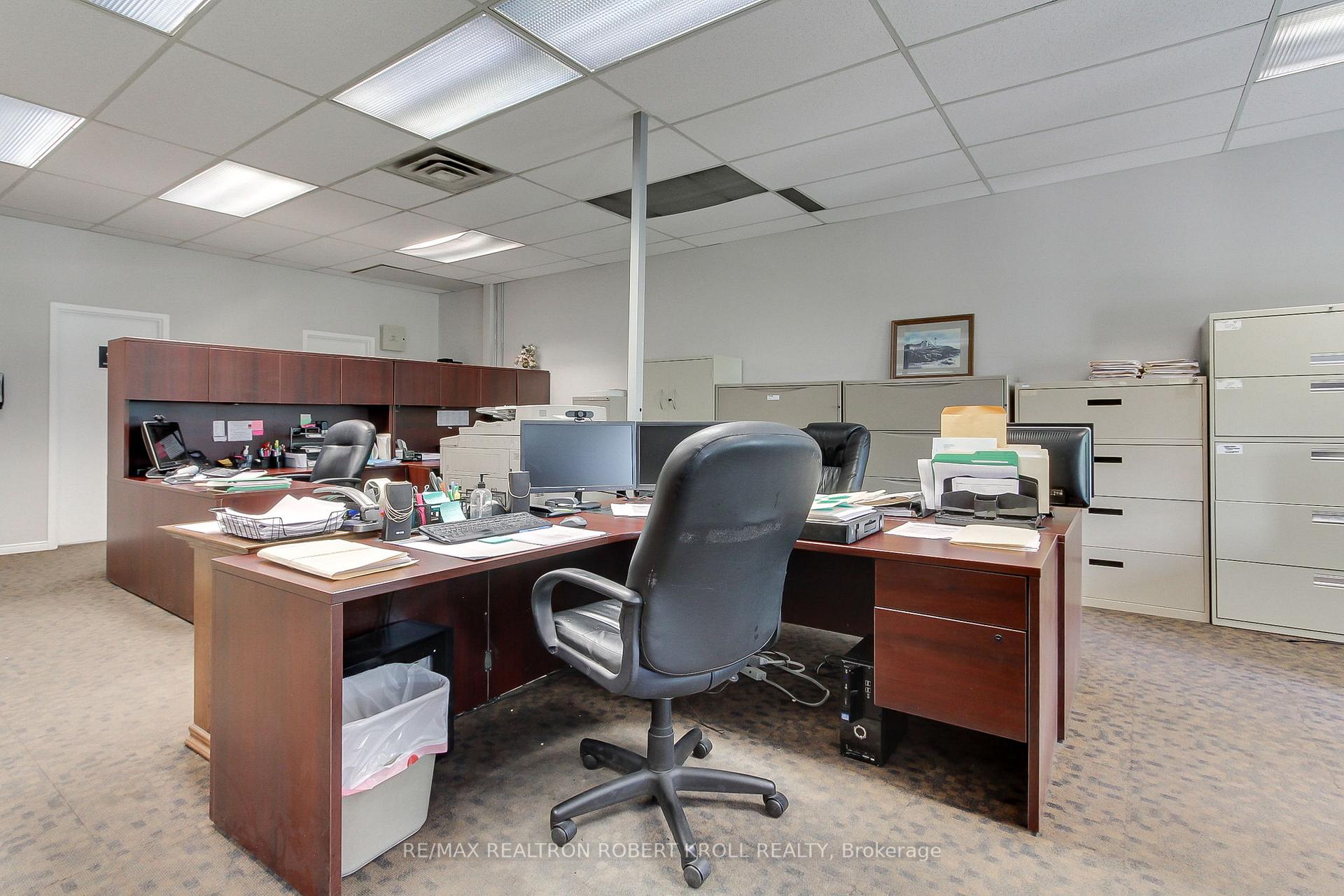 #300 Half-Floor - 46 Village Centre Place Unit: 300 Half-Floor