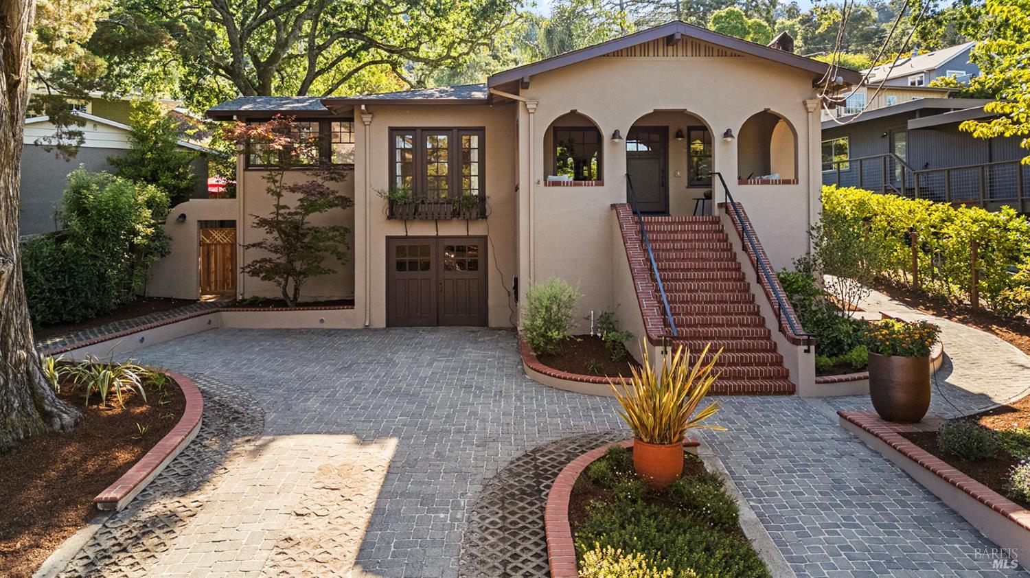 41 Sunnyside Avenue