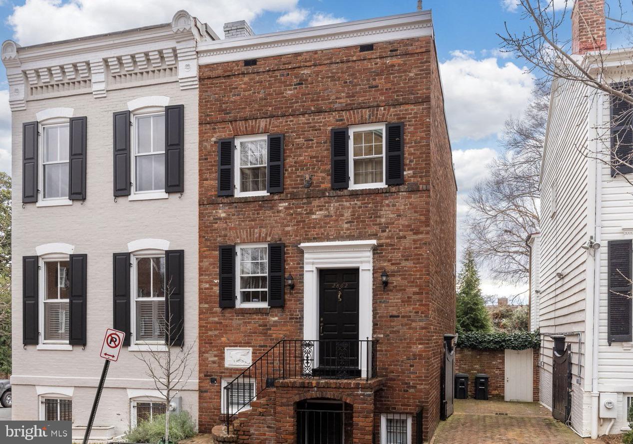 2802 N N St NW