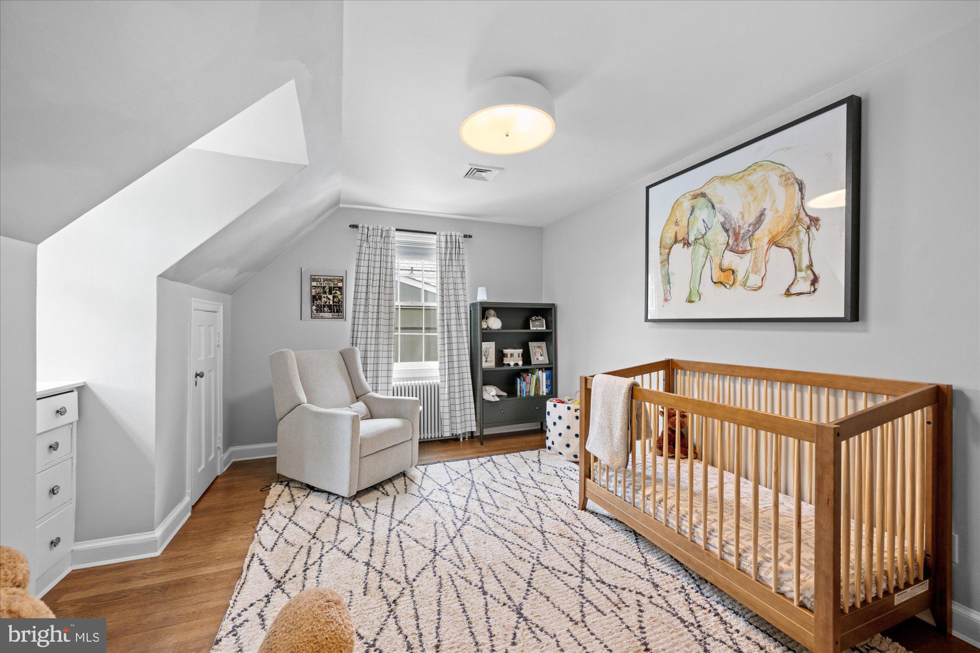6653 Barnaby St NW