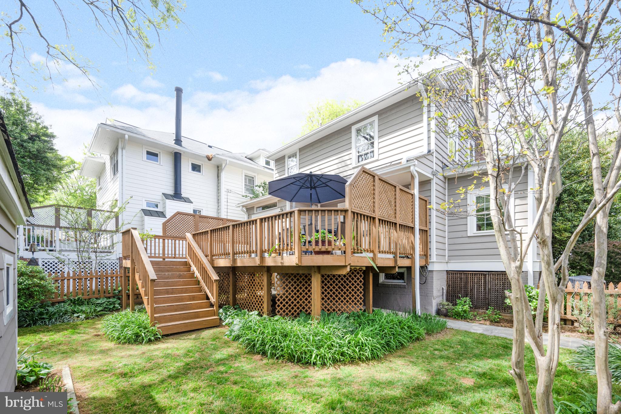 3940 Livingston St NW