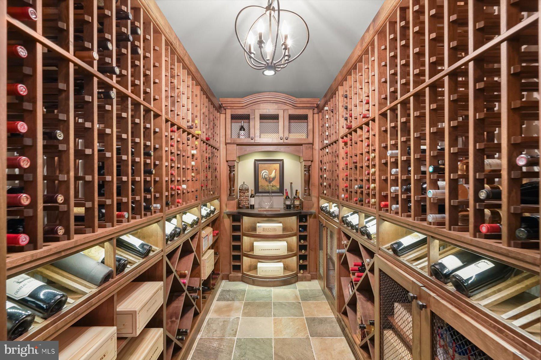 3033 UNIVERSITY TERRACE NW