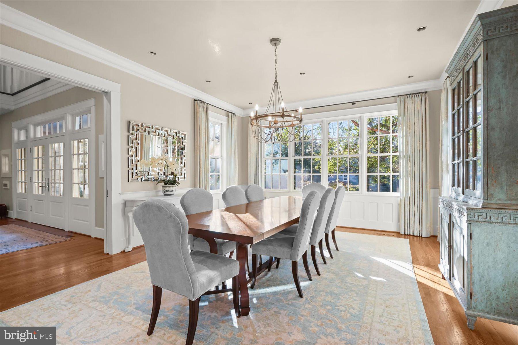 3033 UNIVERSITY TERRACE NW