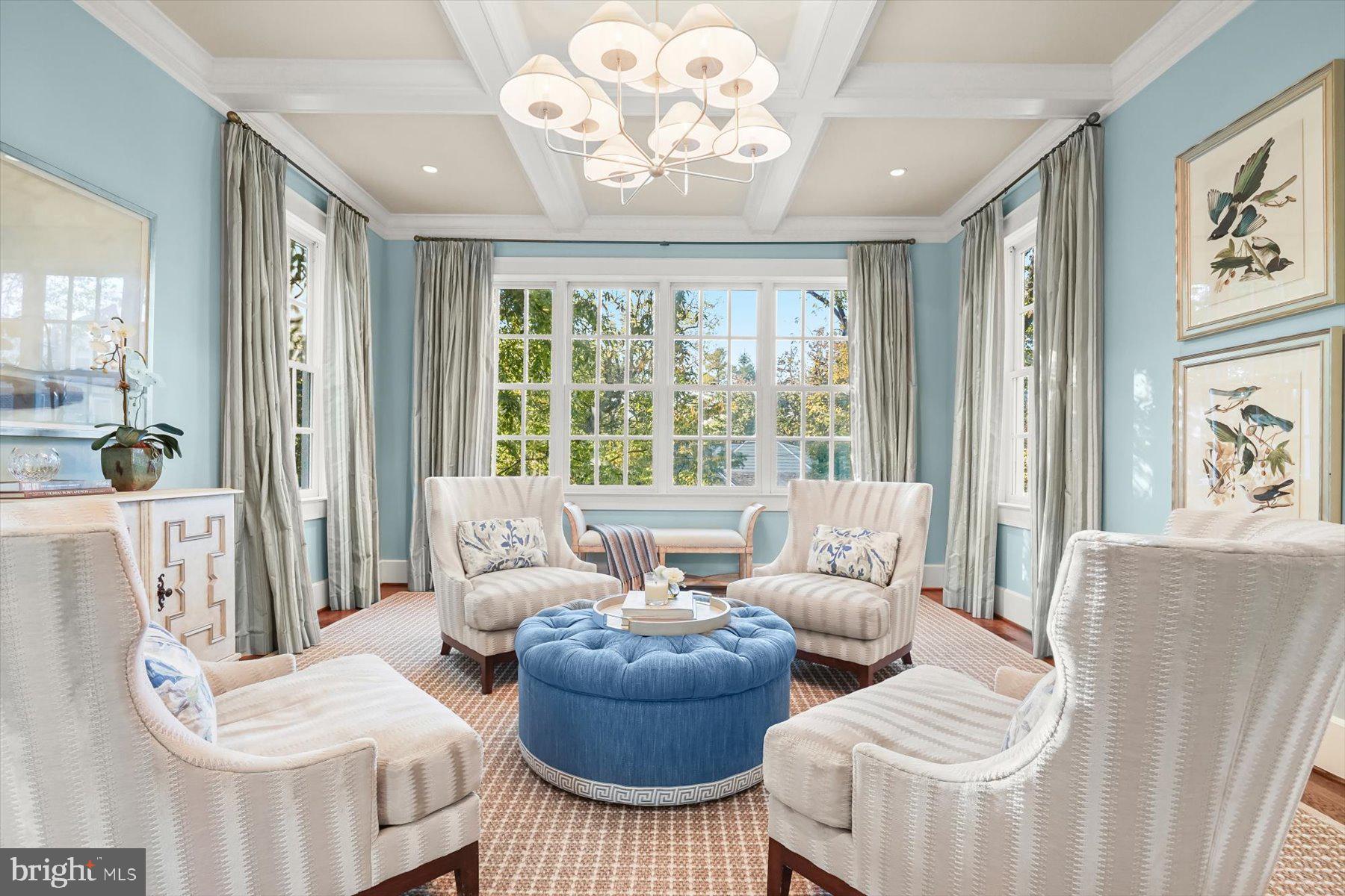 3033 UNIVERSITY TERRACE NW